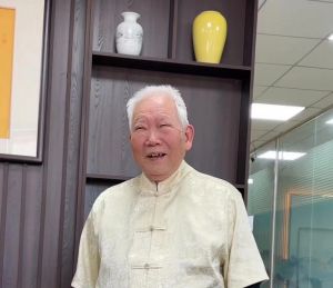 江伯明